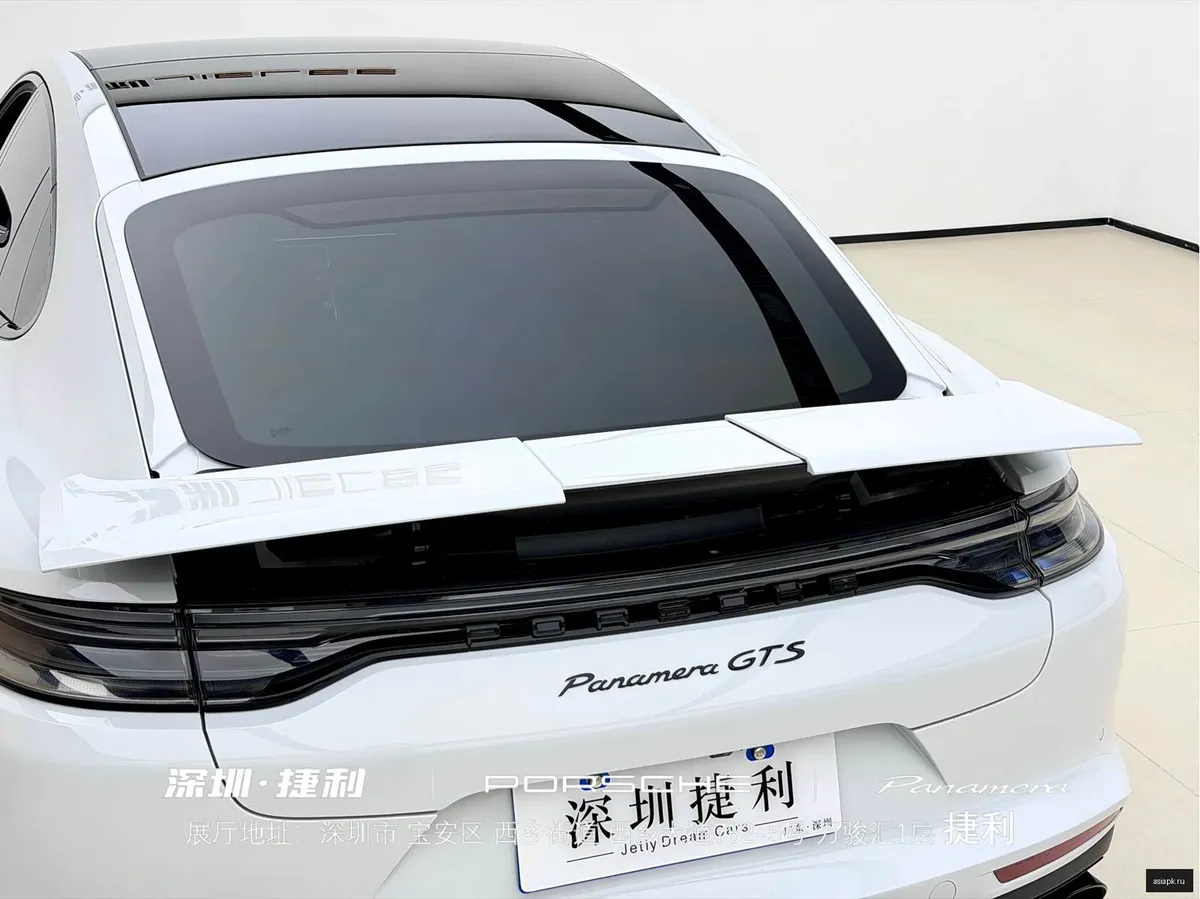 Porsche Panamera 6