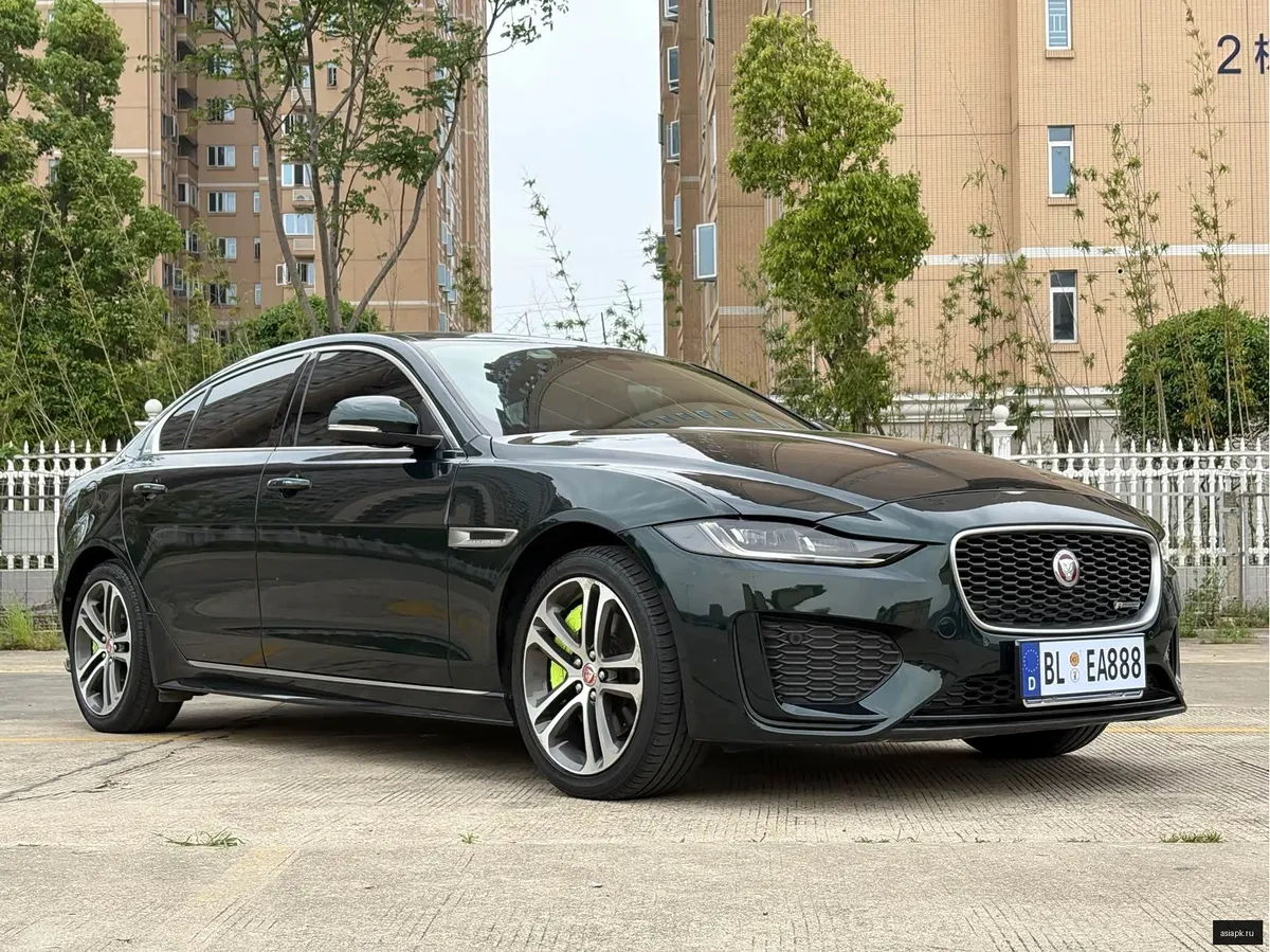 Jaguar XE 3