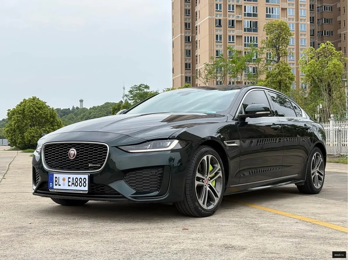 Jaguar XE