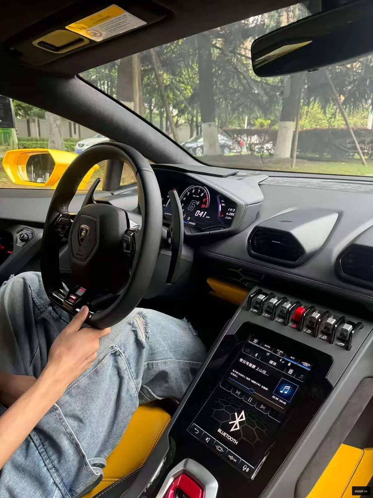 Lamborghini Huracan 3