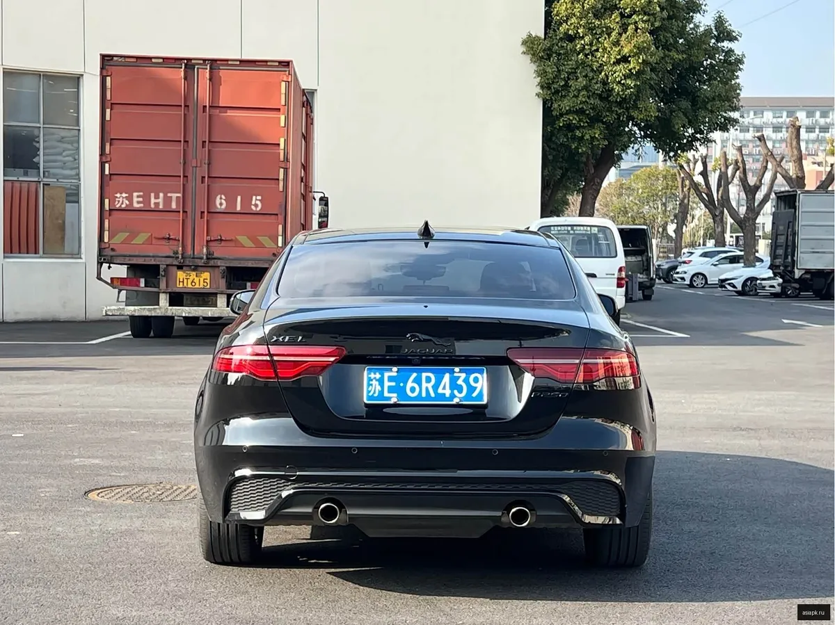 Jaguar XE 5