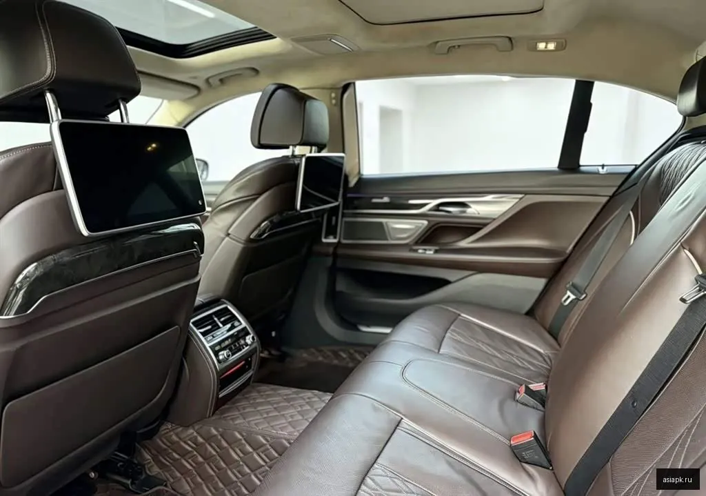BMW 7-Series 6