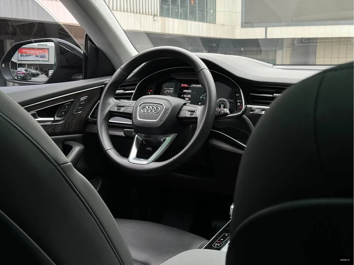 Audi Q8 6