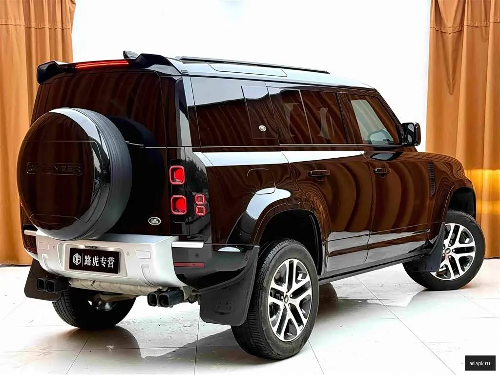 Land Rover Defender 4
