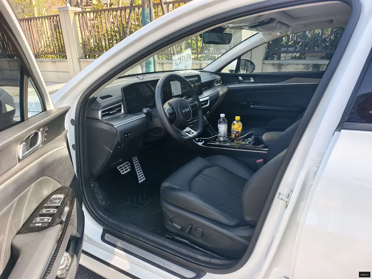 Kia K5 6