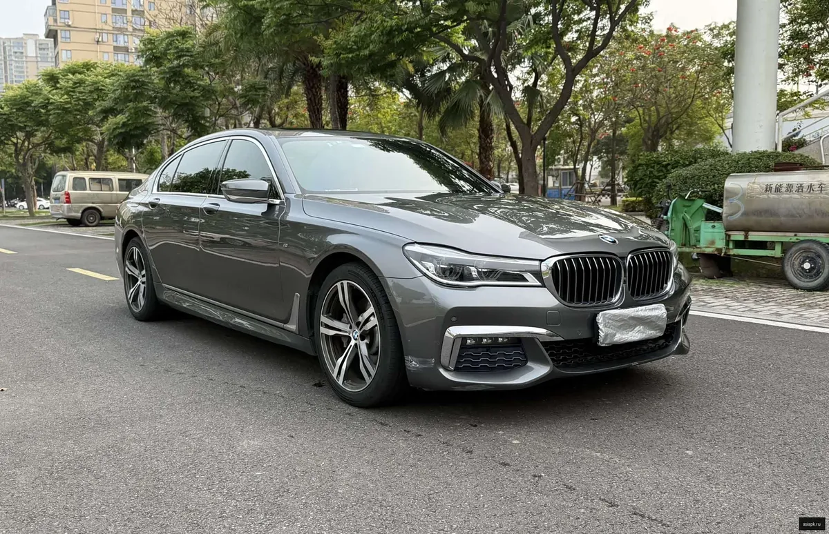 BMW 7-Series 3
