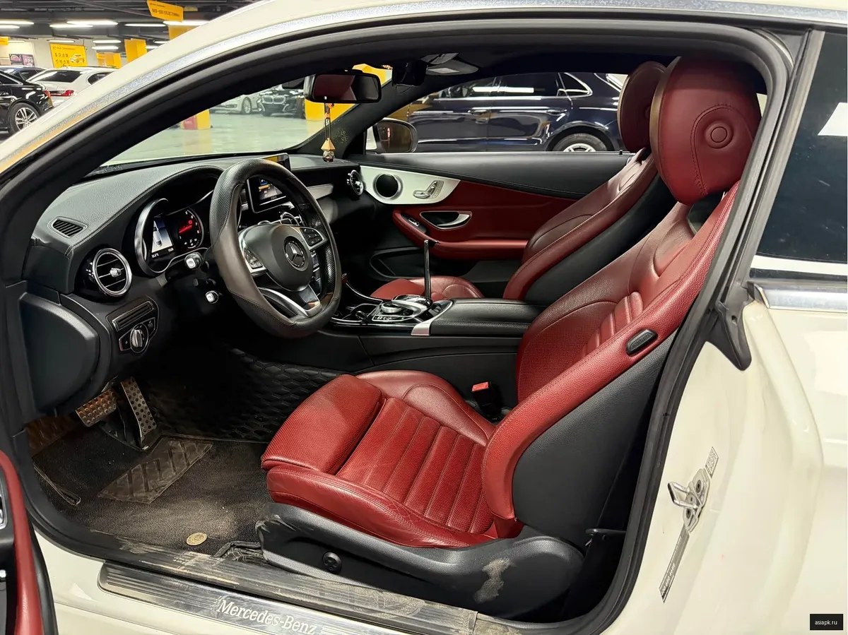 Mercedes-Benz C-Class 4