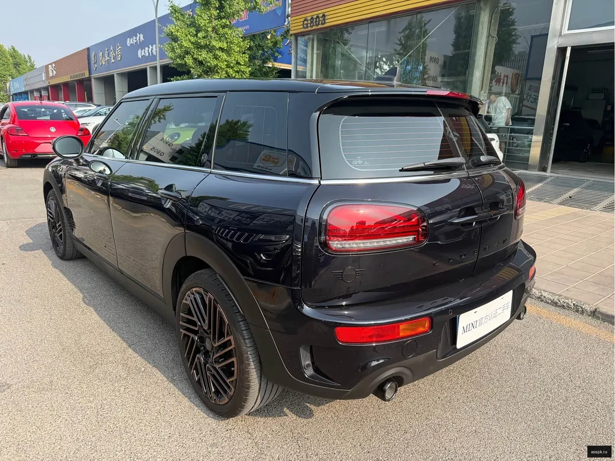 MINI Hatch 6