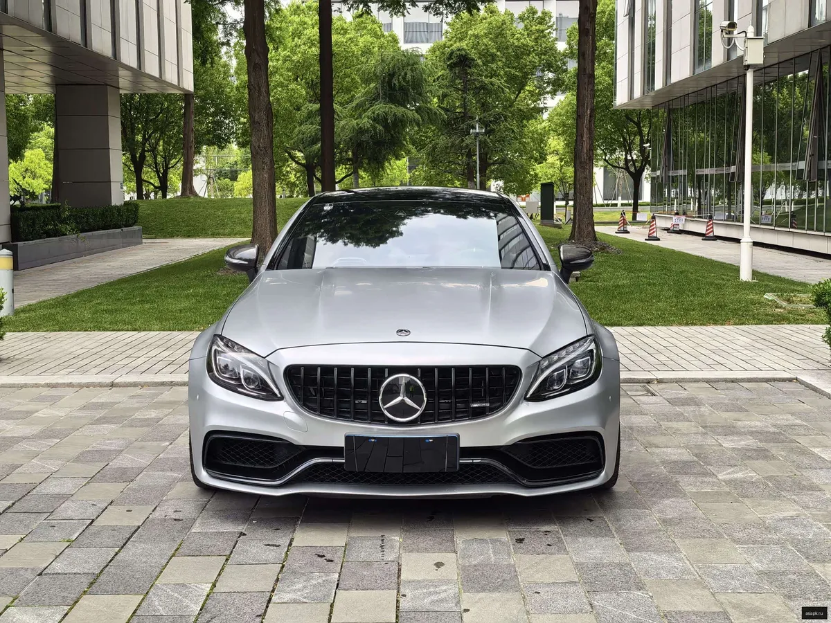 Mercedes-Benz C-Class 2