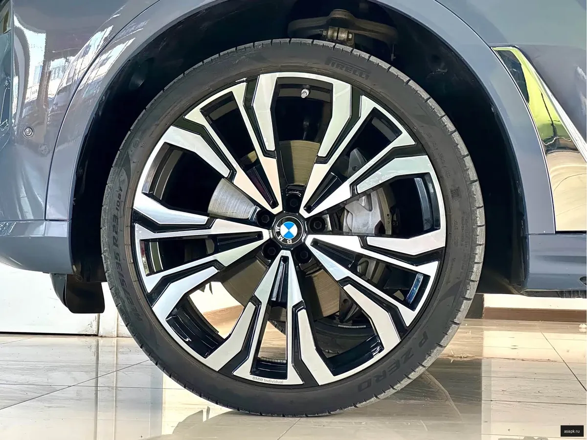 BMW X7 6