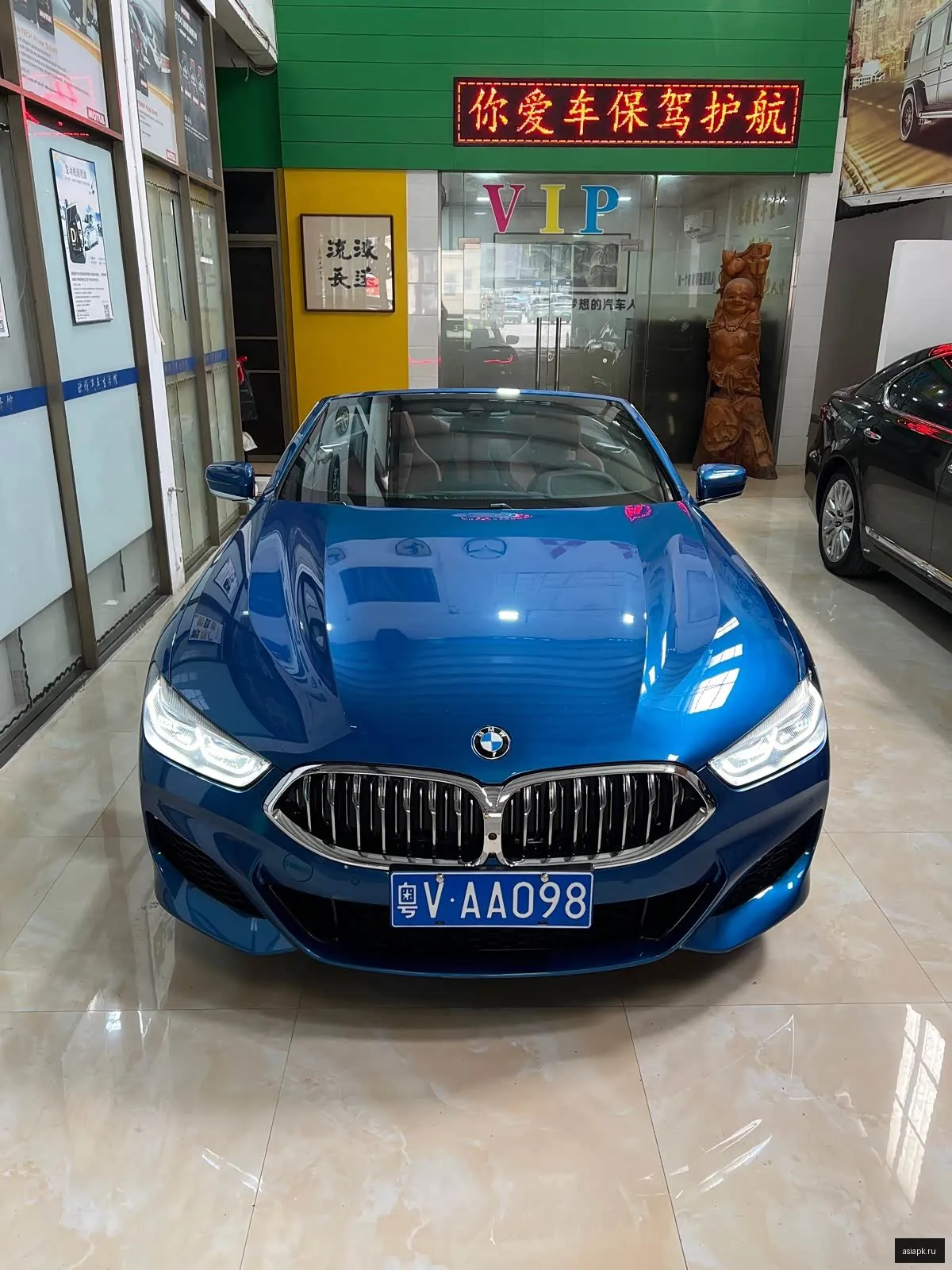 BMW 8-Series 2
