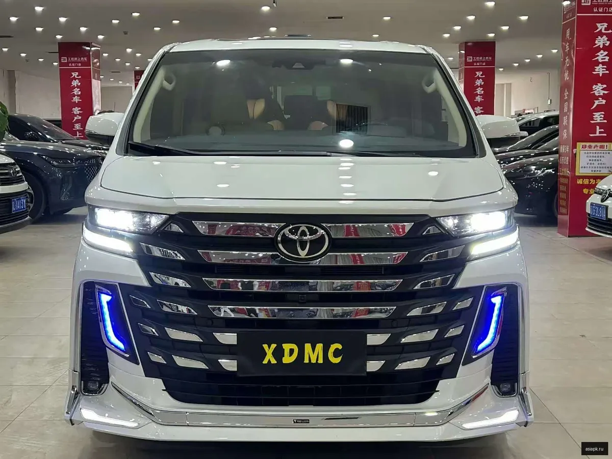 Toyota Vellfire 2