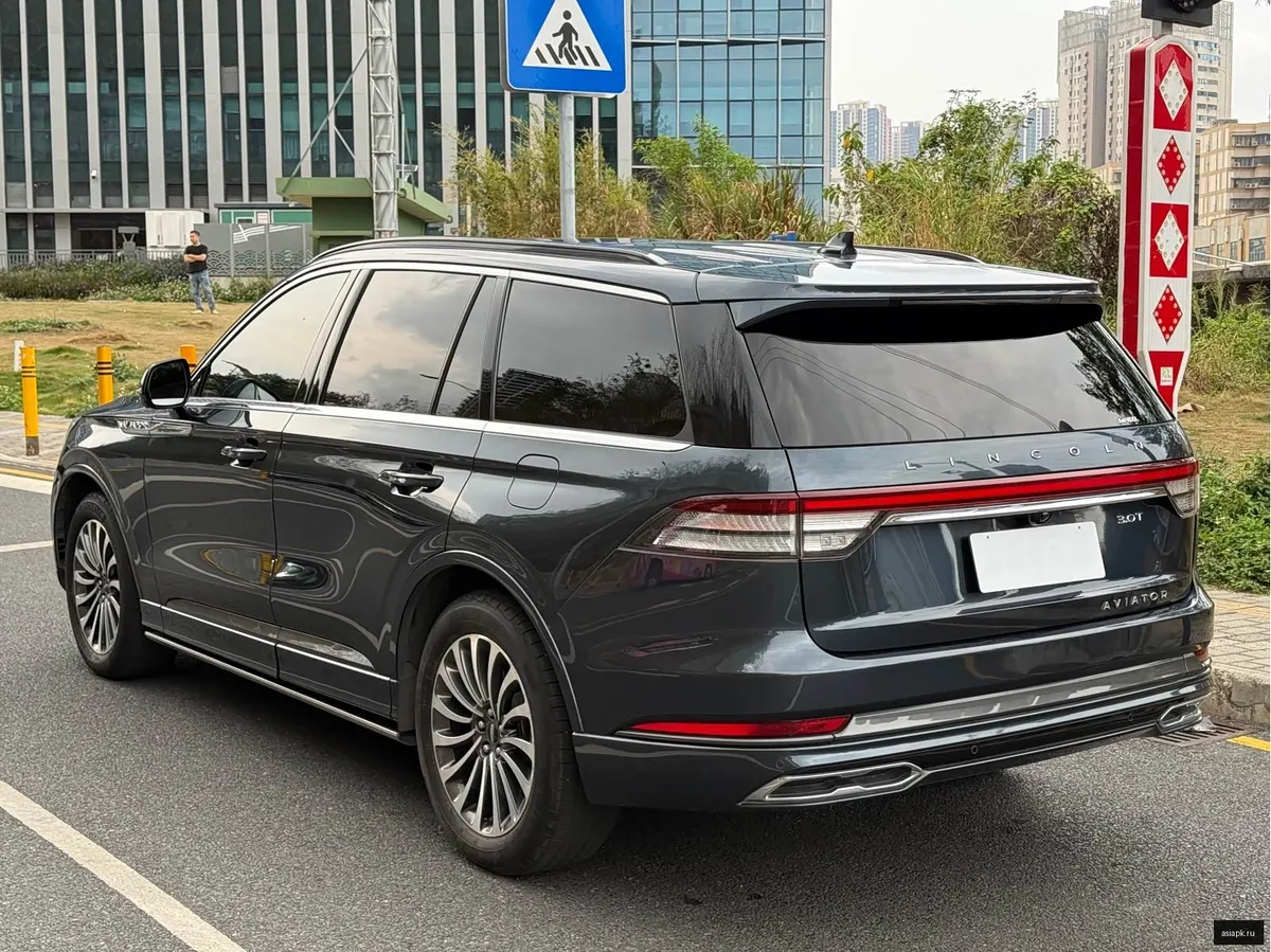 Lincoln Aviator 6