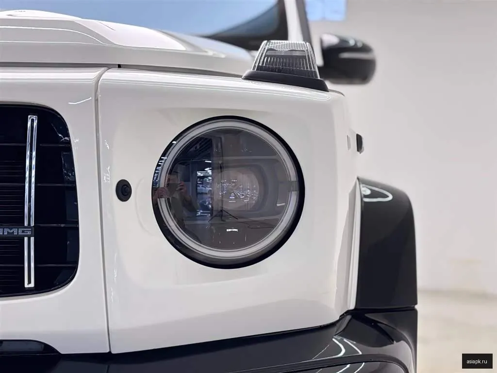 Mercedes-Benz G-Class 3