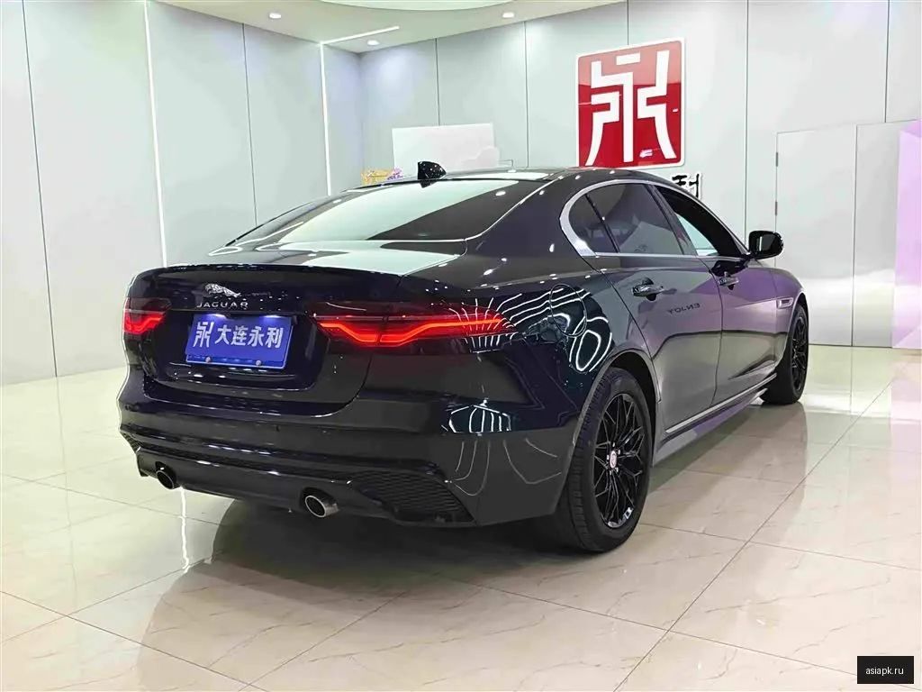 Jaguar XE 6