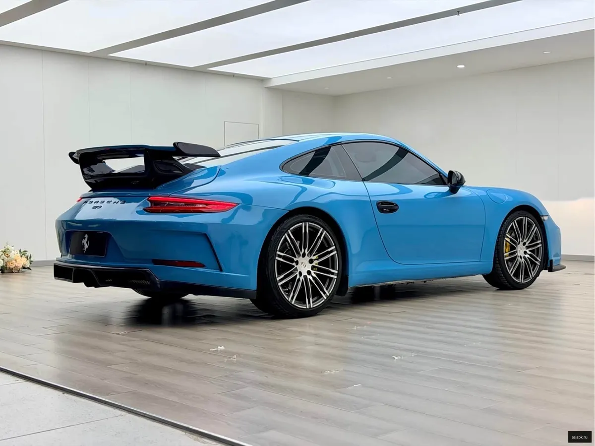 Porsche 911 6