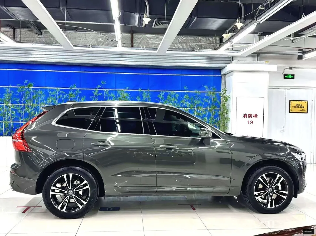 Volvo XC60 4