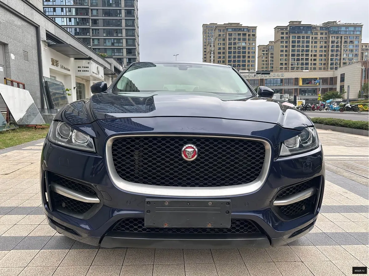Jaguar F-Pace 2