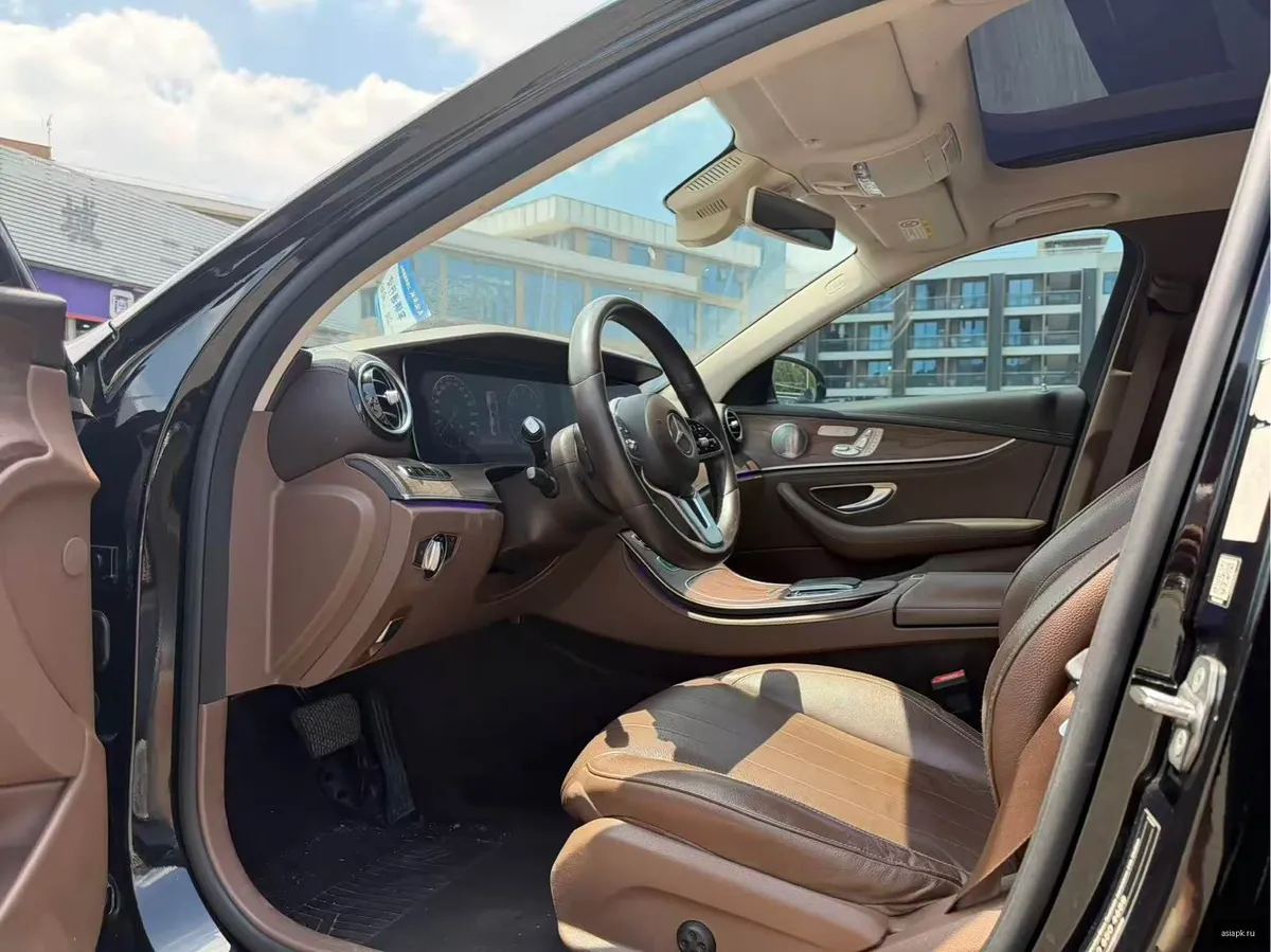 Mercedes-Benz E-Class 5