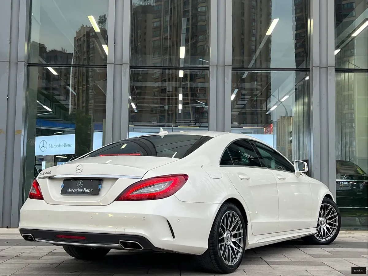 Mercedes-Benz CLS-Class 6