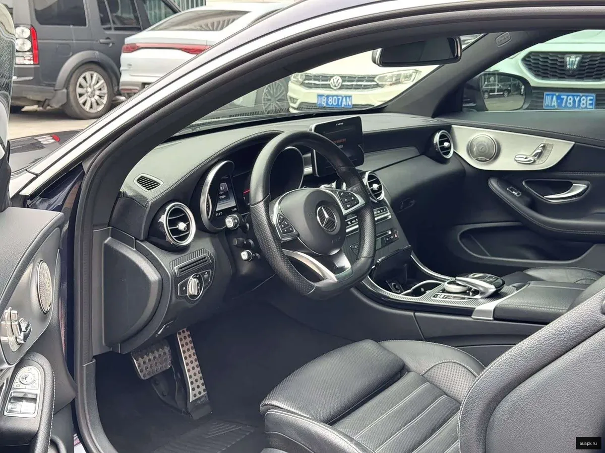 Mercedes-Benz C-Class 4