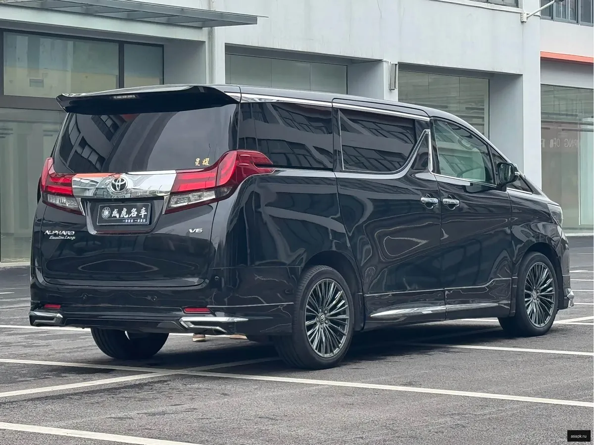 Toyota Alphard 4