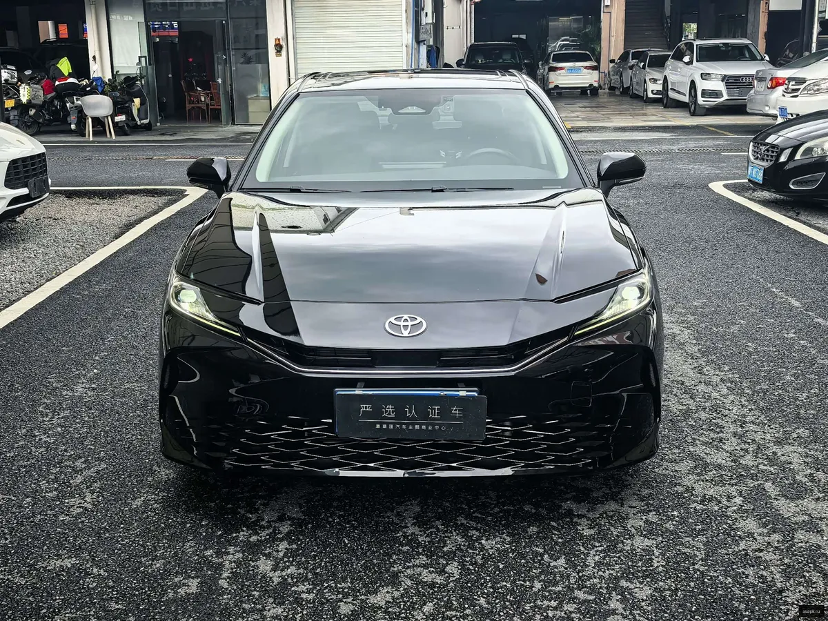 Toyota Camry 3