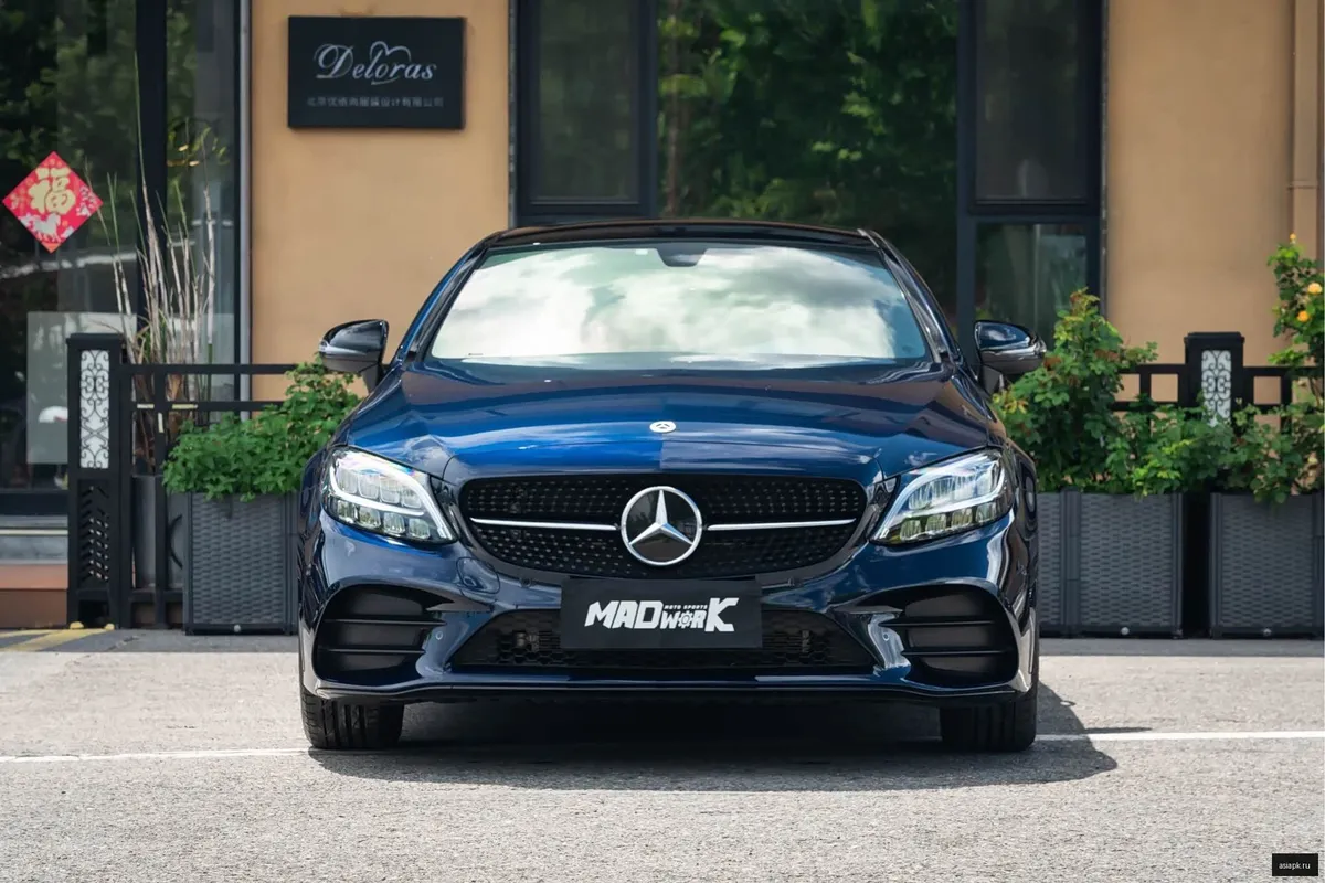 Mercedes-Benz C-Class 2