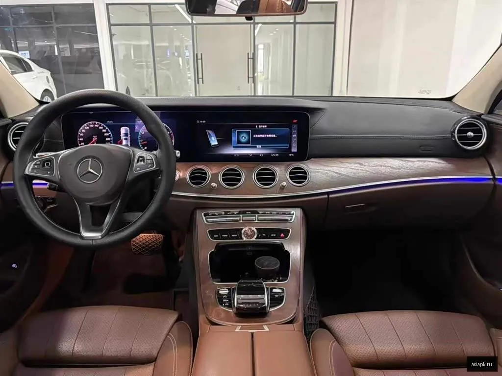 Mercedes-Benz E-Class 5