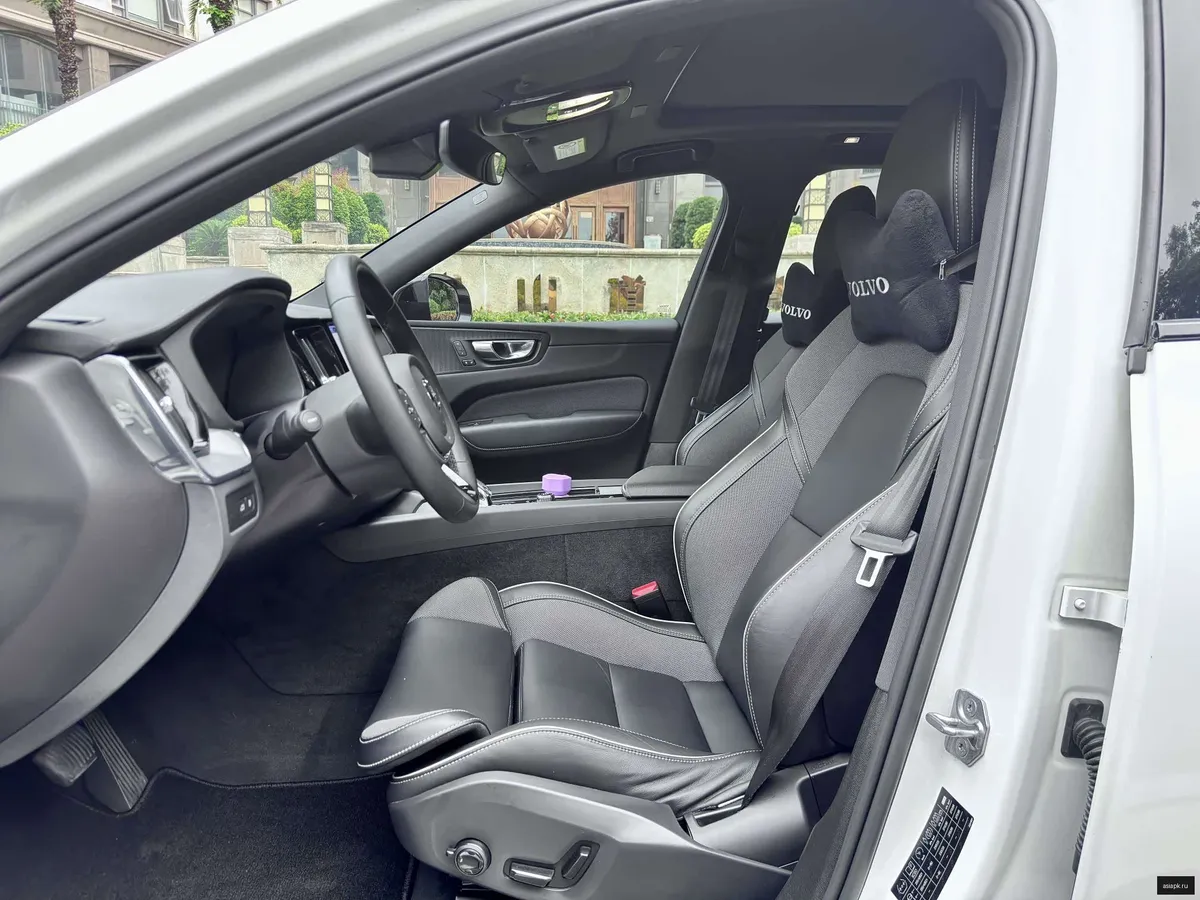 Volvo XC60 4
