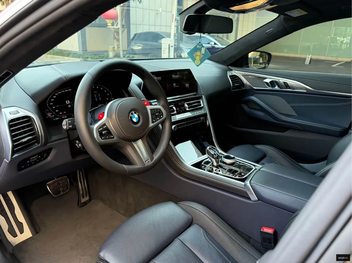 BMW 8-Series 6