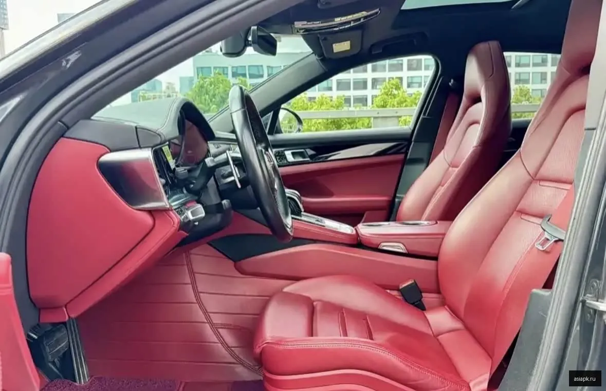 Porsche Panamera 4