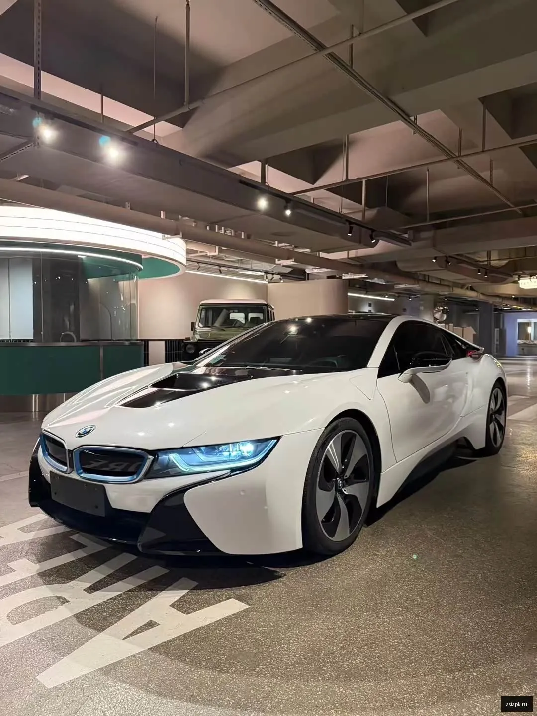 BMW i8 4