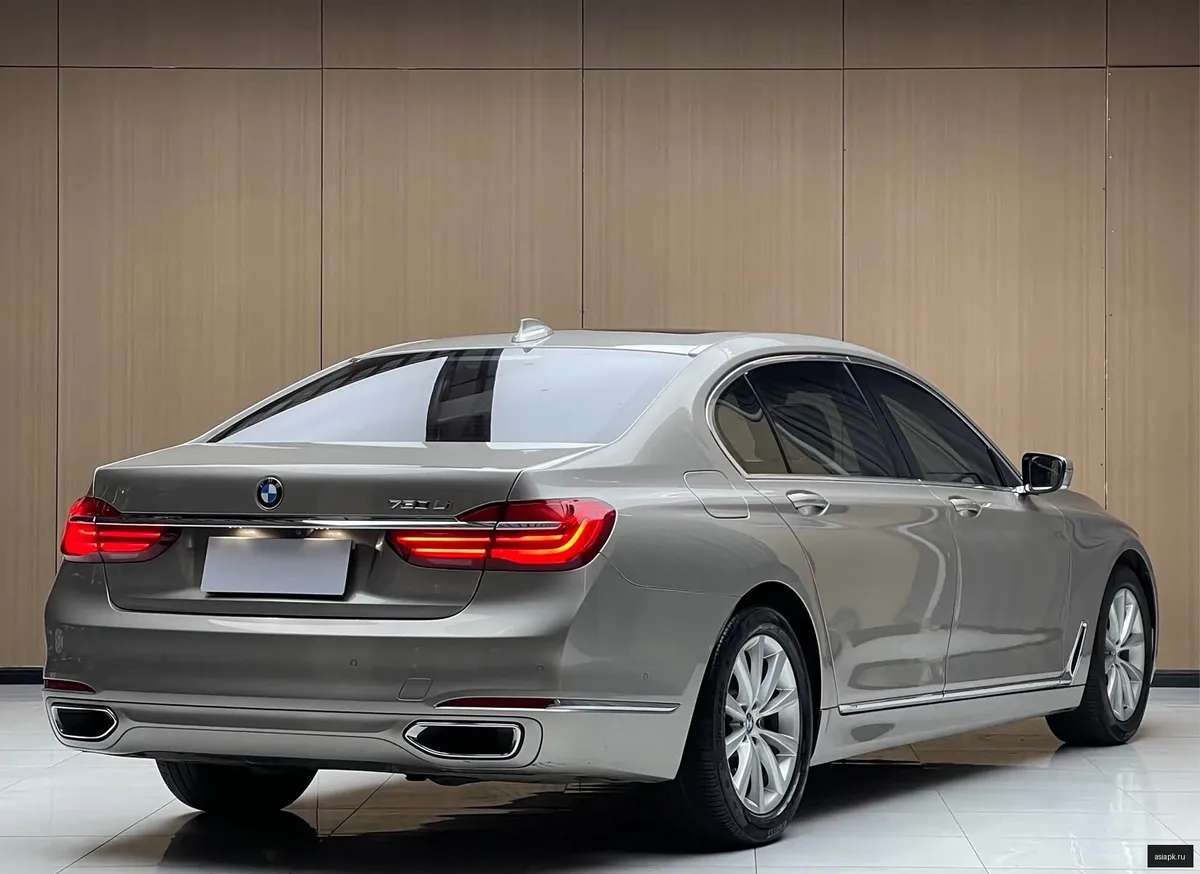 BMW 7-Series 3