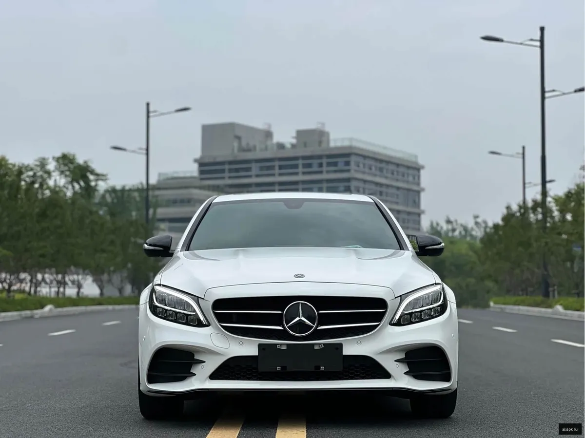 Mercedes-Benz C-Class 2