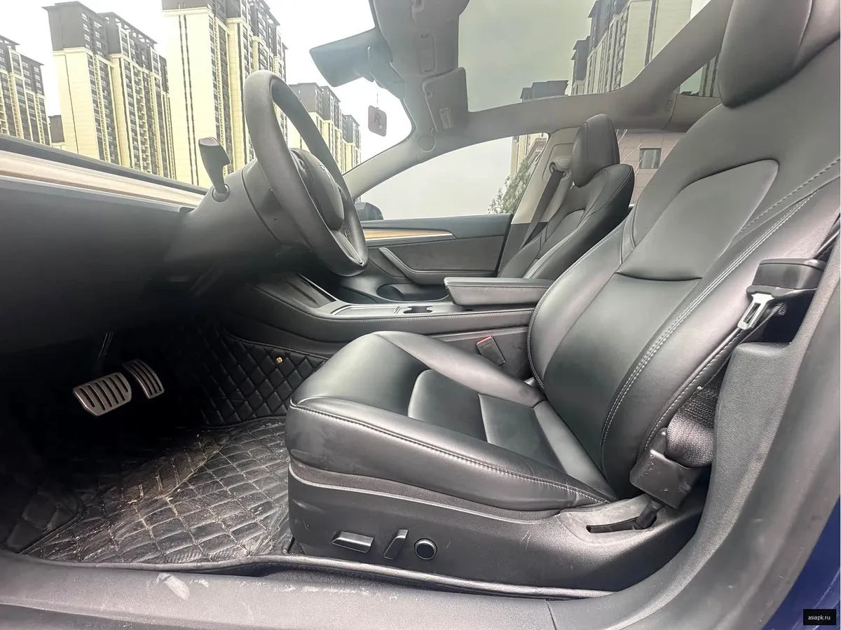 tesla Model Y 5