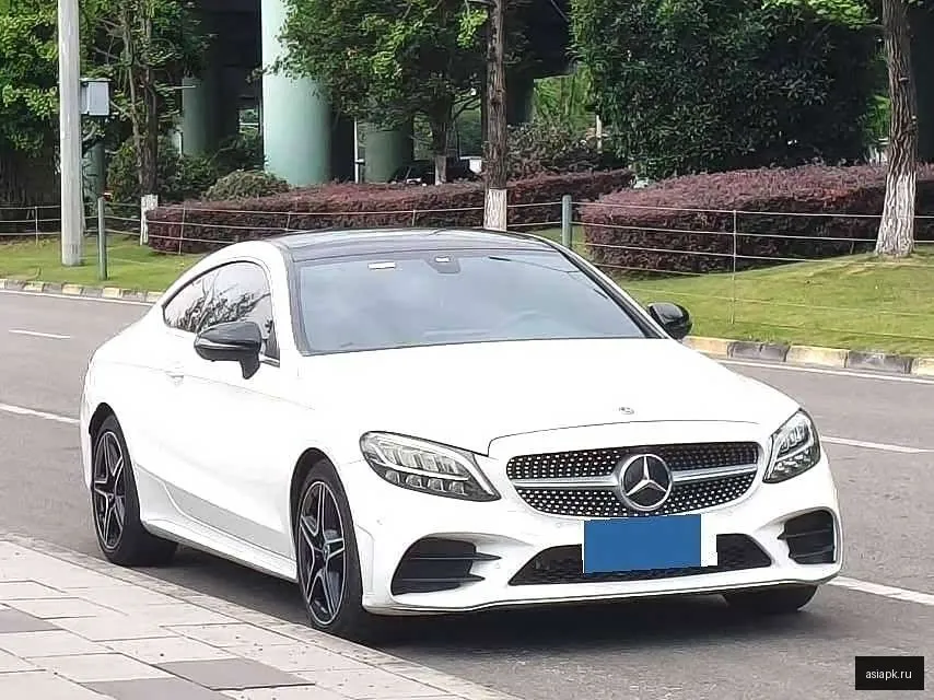 Mercedes-Benz C-Class 2