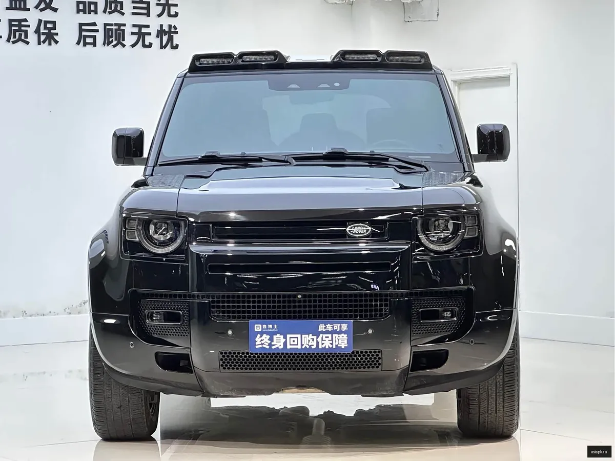 Land Rover Defender 5