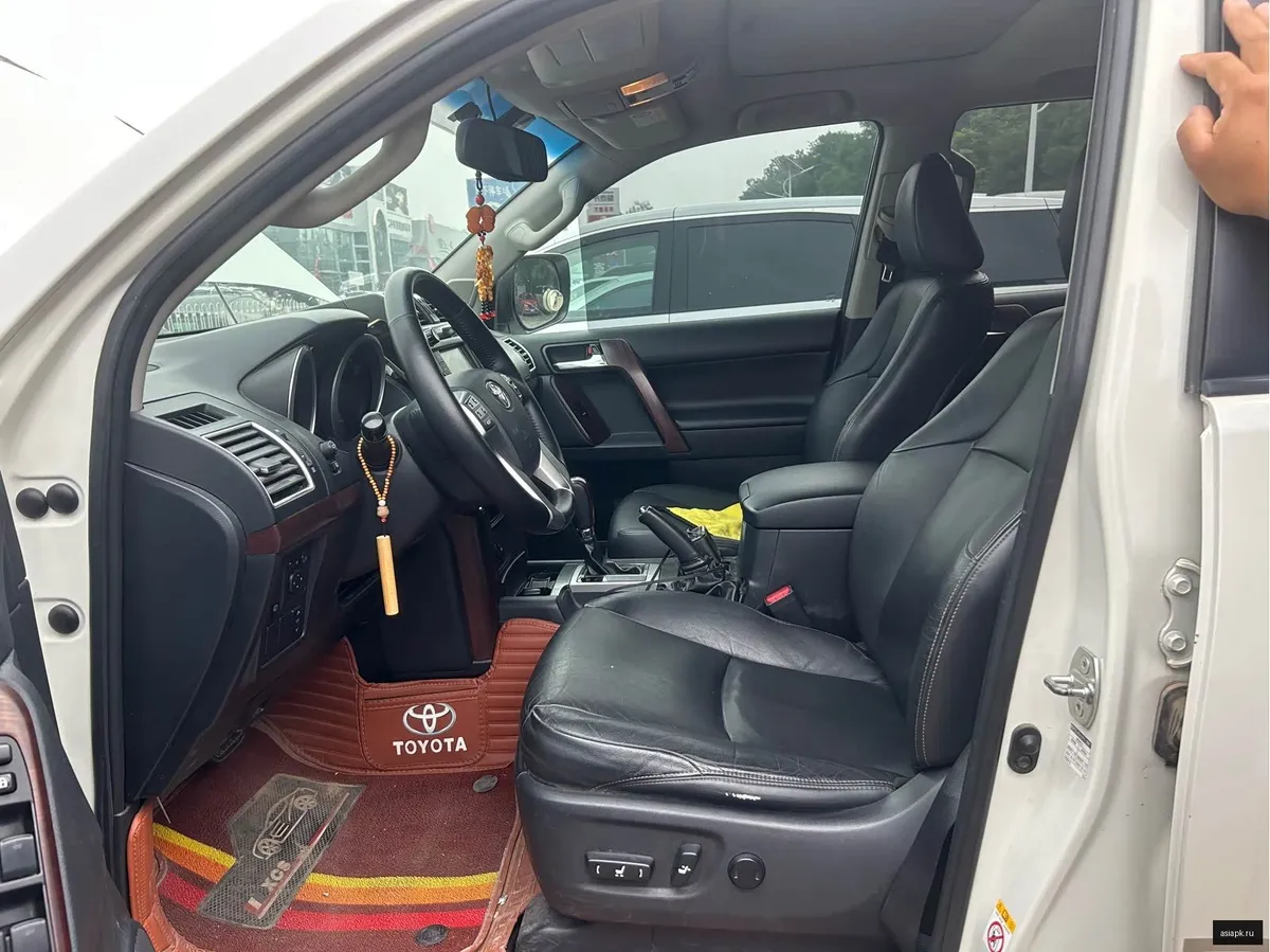 Toyota Land Cruiser Prado 4