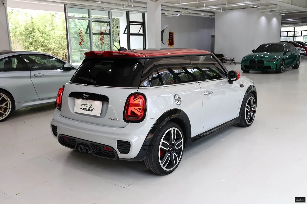 MINI Hatch 4