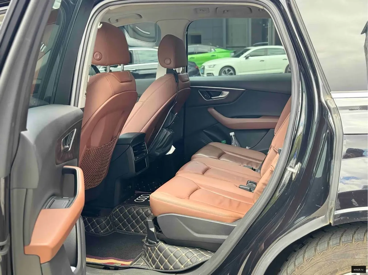 Audi Q7 5