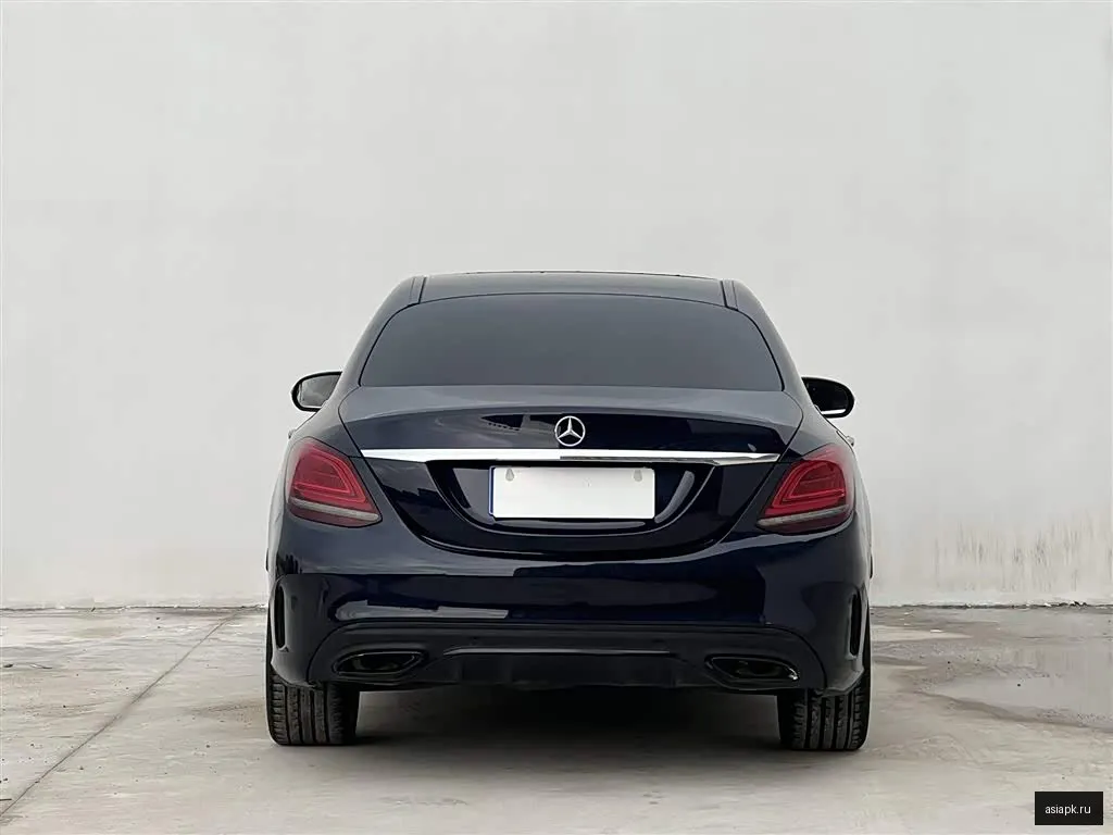 Mercedes-Benz C-Class 4