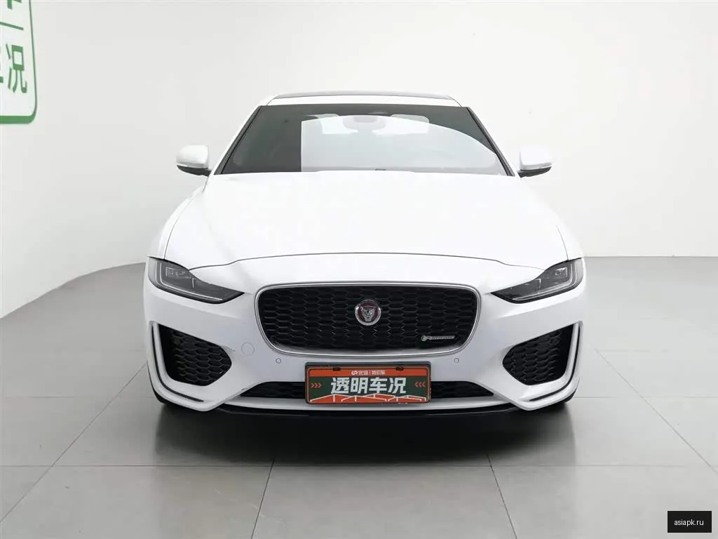 Jaguar XE 3