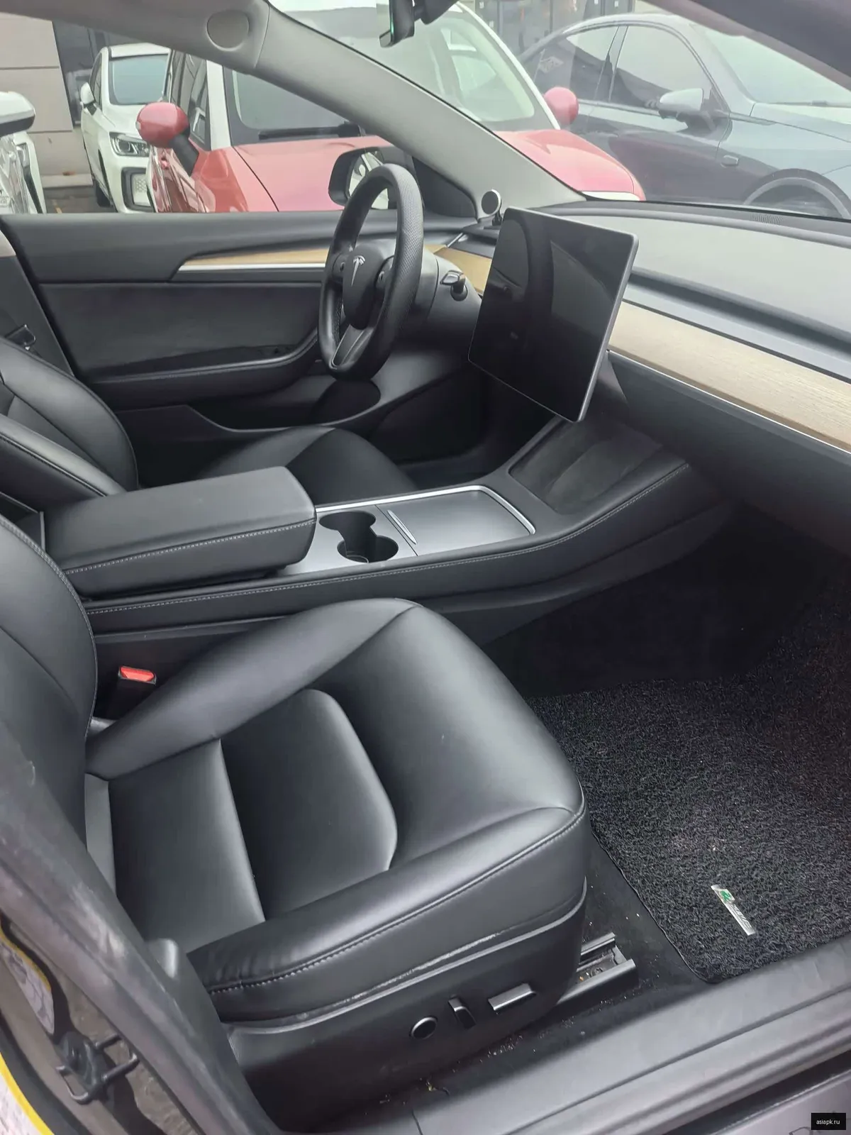 tesla Model Y 2