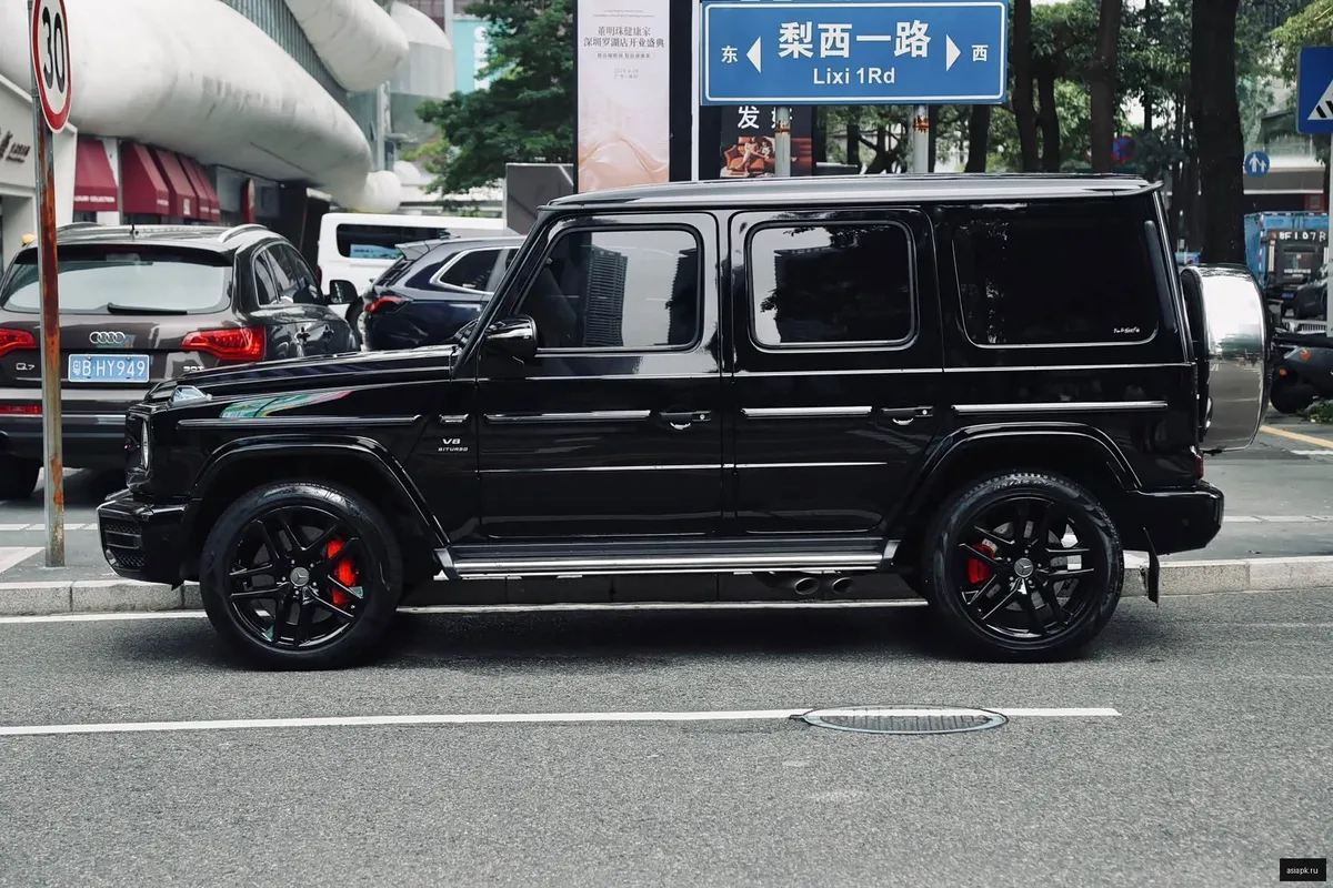 Mercedes-Benz G-Class 2