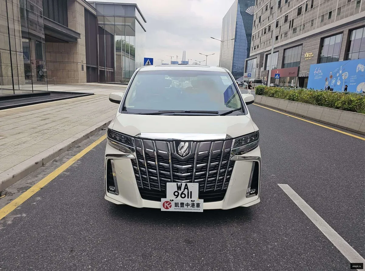 Toyota Alphard 3