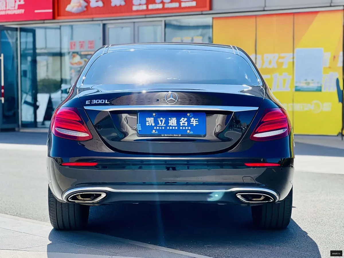 Mercedes-Benz E-Class 5