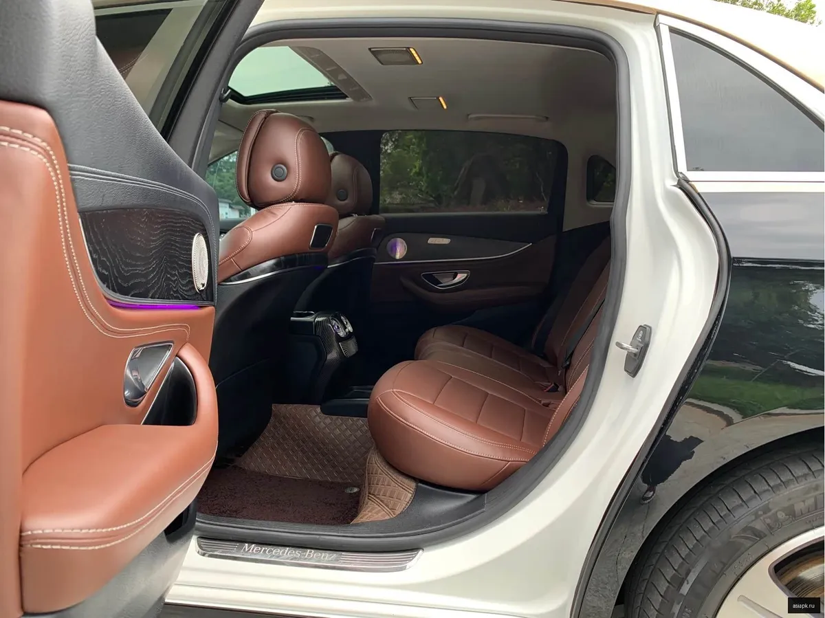 Mercedes-Benz E-Class 5