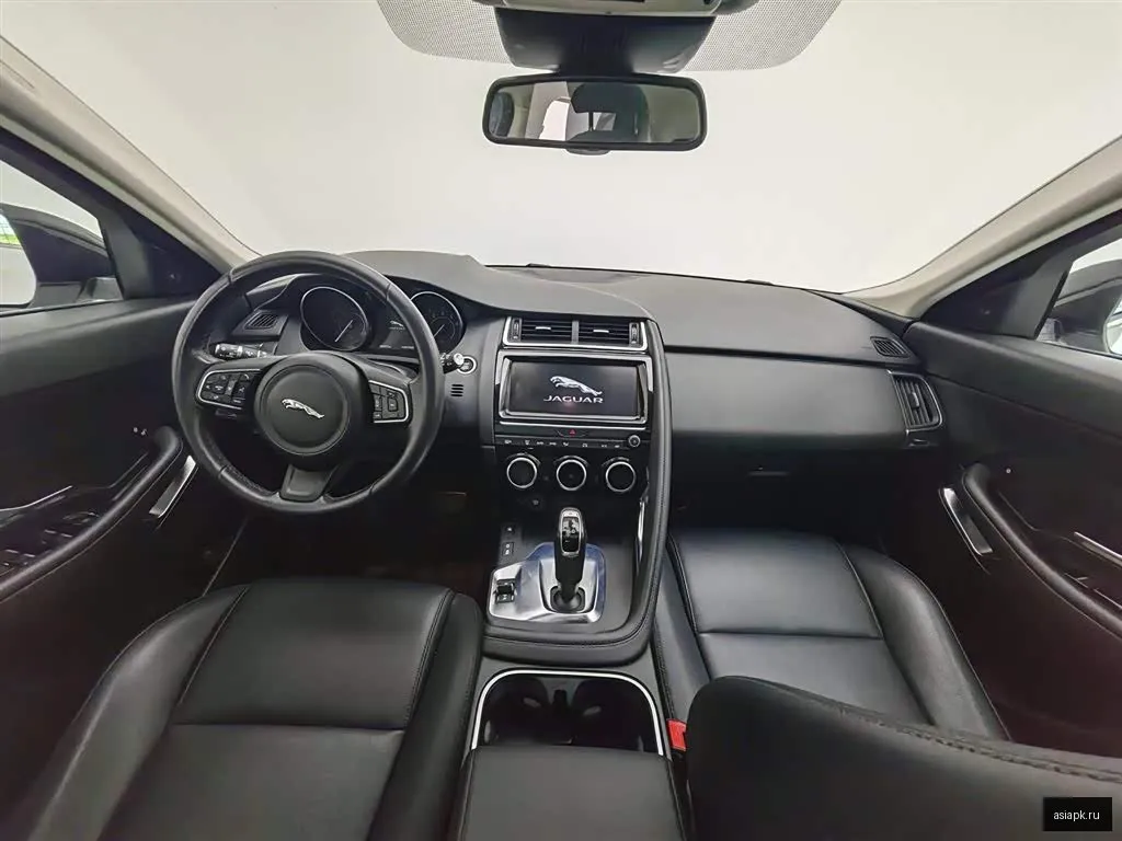 Jaguar E-Pace 5