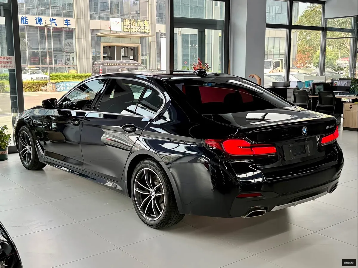 BMW 5-Series 6